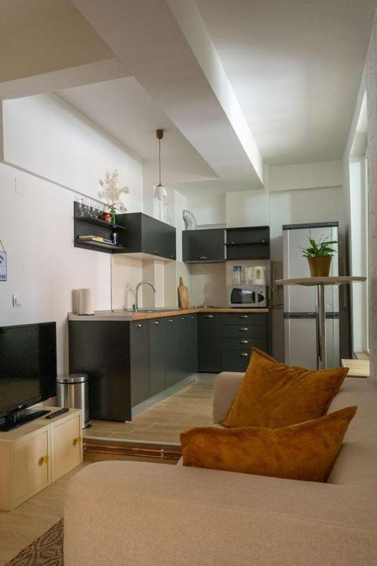 Hostel Denica Скопье Экстерьер фото