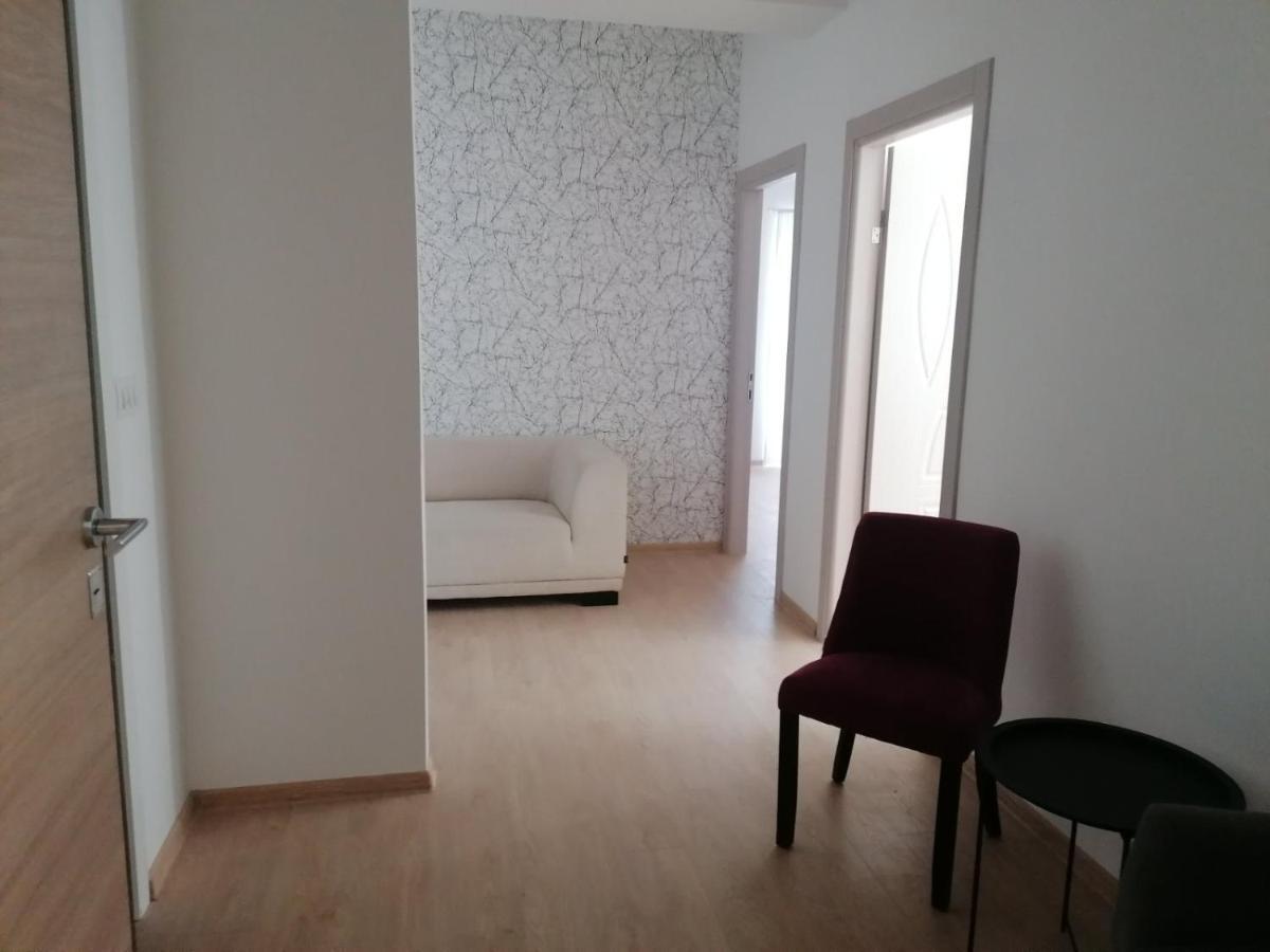 Hostel Denica Скопье Экстерьер фото